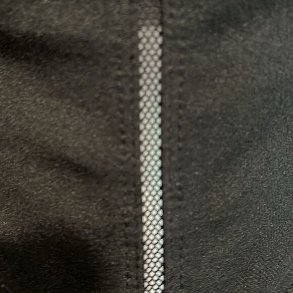 ZYIA Active soft stretch black top with mesh scoop bottom like new - M - Picture 6 of 10